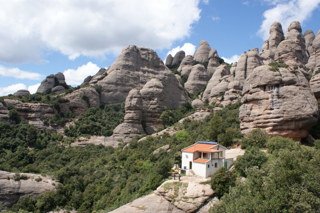 Refugio de Agulles en el Parque Natural de la Muntanya de Montserrat/FEEC